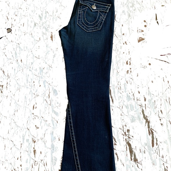 Dresses and shirts - Picture 14 of 14